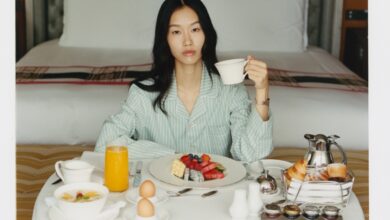 Mandarin-Oriental-Bangkok-Collaborates-With-Sporty-Rich-For-A-Limited-Capsule-Collection-In-Celebration-Of-Its-150th-Anniversary-eMyg76.jpg
